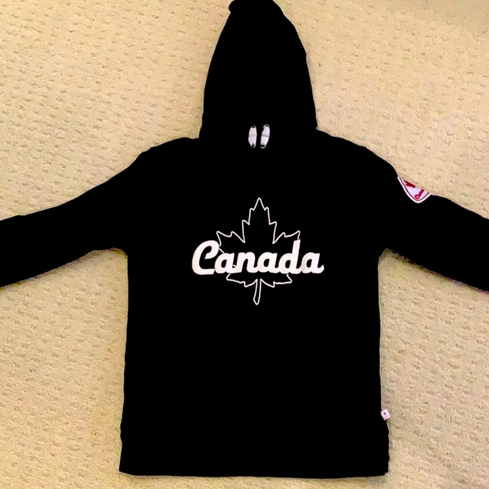 Size L/G 10-12 Canada hoodie